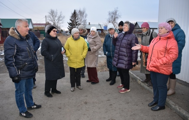 Глава города совместно с председателем Собрания депутатов провел встречу в п. Гончарка